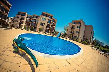 Nessebar Club ساني بيتش